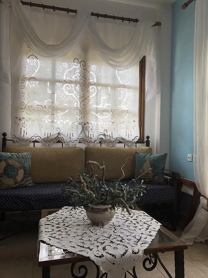 אמוליאני Thalassa Hotel