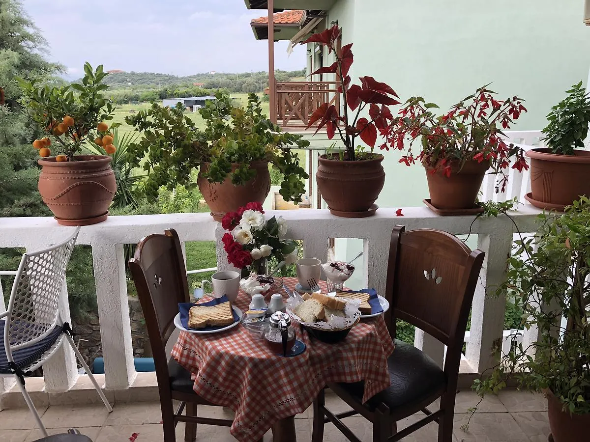 אמוליאני Thalassa Hotel